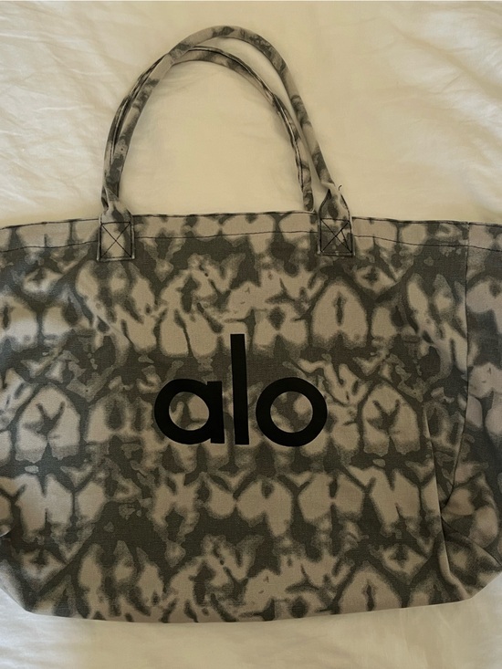 ALO Yoga Handbags - ALO Yoga Gray Tie-Dye Canvas Tote